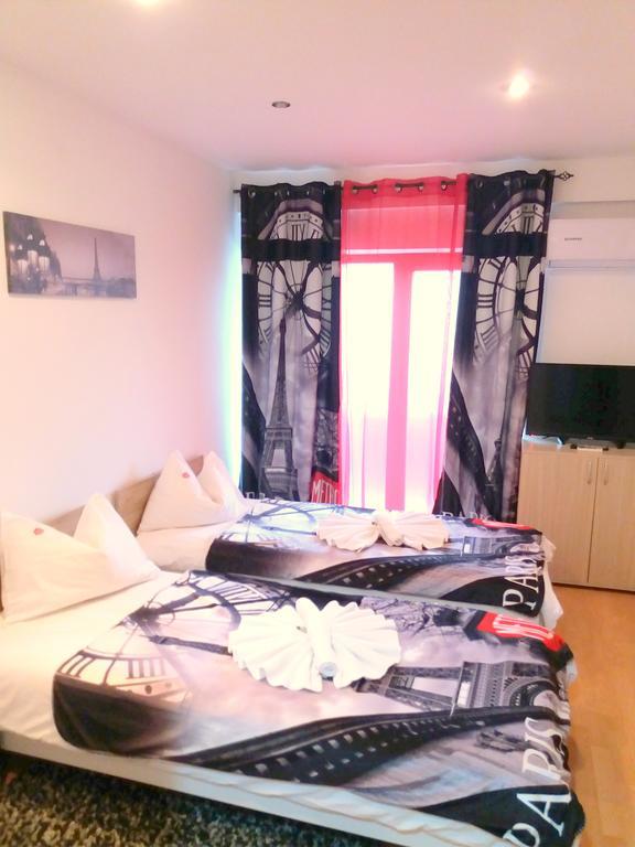 Pensiunea Red Rose Apartments Timişoara Extérieur photo
